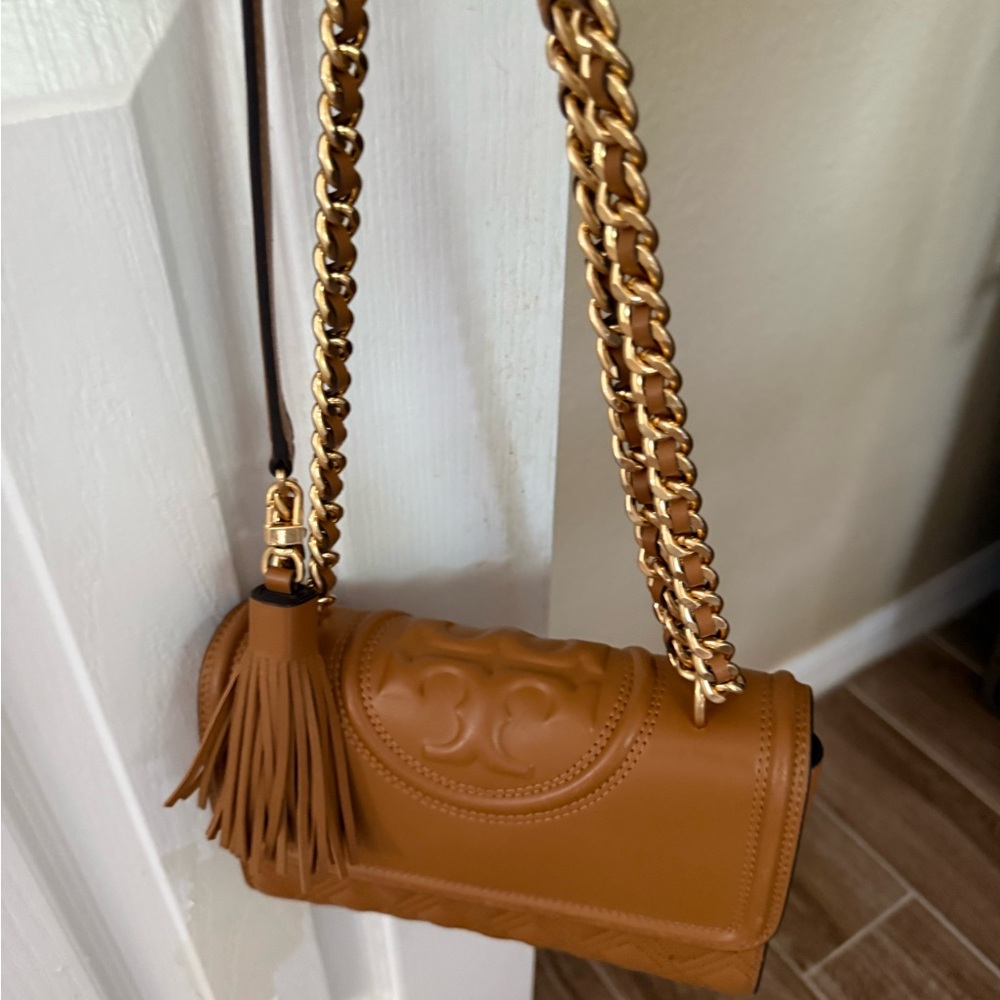 Tory Burch Small Fleming convertible Crossbody/Shoulder bag. Excellent condition